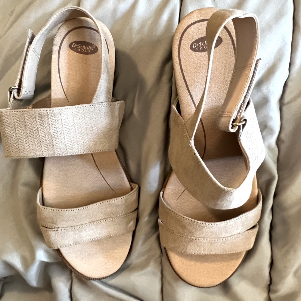 Dr Scholl’s wedge sandals, 9M, khaki, faux suede, 1.5 in heel